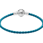 Pulsera Pandora Moments en Cuero Trenzado Turquesa con Cierre de Concha - Bijuvera